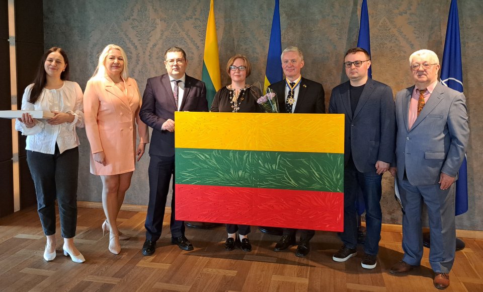 Ambasadoriui V. Sarapinui įteiktas „Metų ambasadoriaus 2023“ apdovanojimas