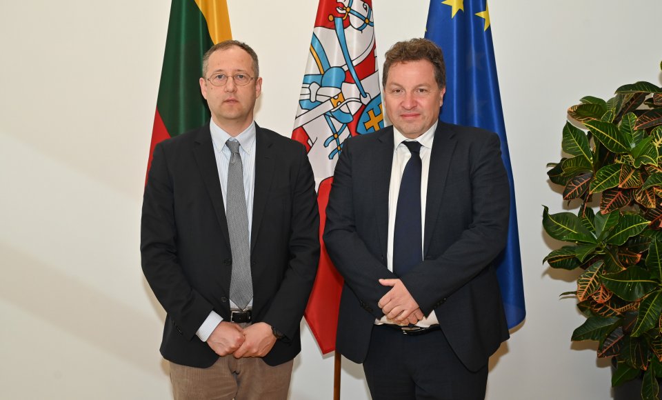 Užsienio reikalų viceministras paragino Serbiją aktyviau žengti eurointegracijos keliu, daugiau dėmesio skiriant bendrai užsienio politikai