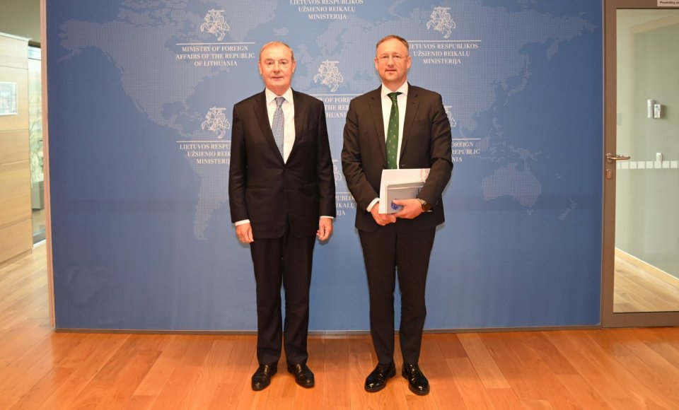 Viceministras S. Šatūnas susitiko su specialiuoju ES pasiuntiniu sankcijų klausimams D. O‘Sullivanu:  tikimės, kad naujoji EK ir pirmininkaujanti Vengrija pradės rengti 15-ą sankcijų paketą Rusijai
