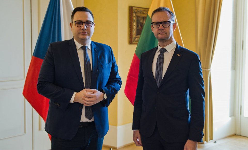 Ambasadorius R. Kačinskas su Čekijos užsienio reikalų ministru: siekiame toliau stiprinti Čekijos...