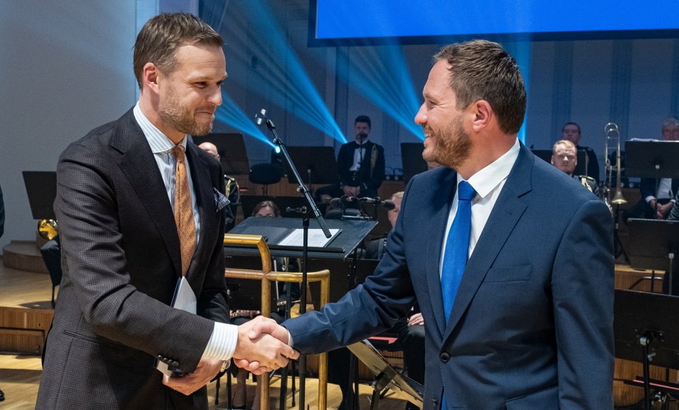 Une décoration a été remise par le ministère estonien des Affaires étrangères à Gabrielius...