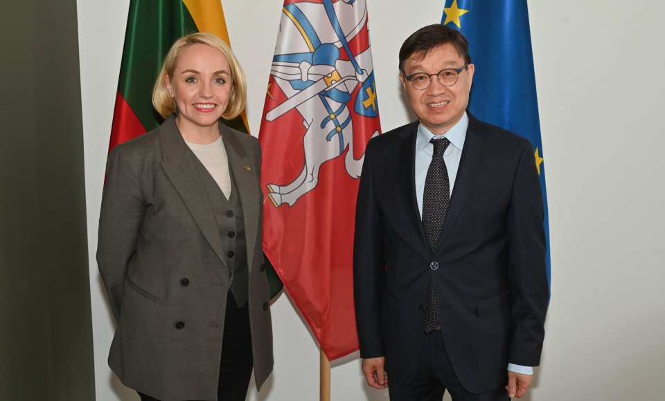 Viceministrė G. Grigaitė-Daugirdė susitikime su Kazachstano ambasadoriumi pabrėžė būtinybę laikytis tarptautinės teisės principų, gerbti šalių suverenitetą, teritorinį vientisumą ir nepriklausomybę