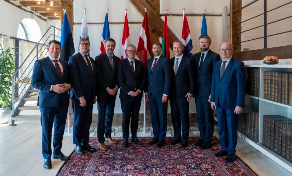 Le vice-ministre des Affaires étrangères a discuté des questions de politique de sécurité lors de...