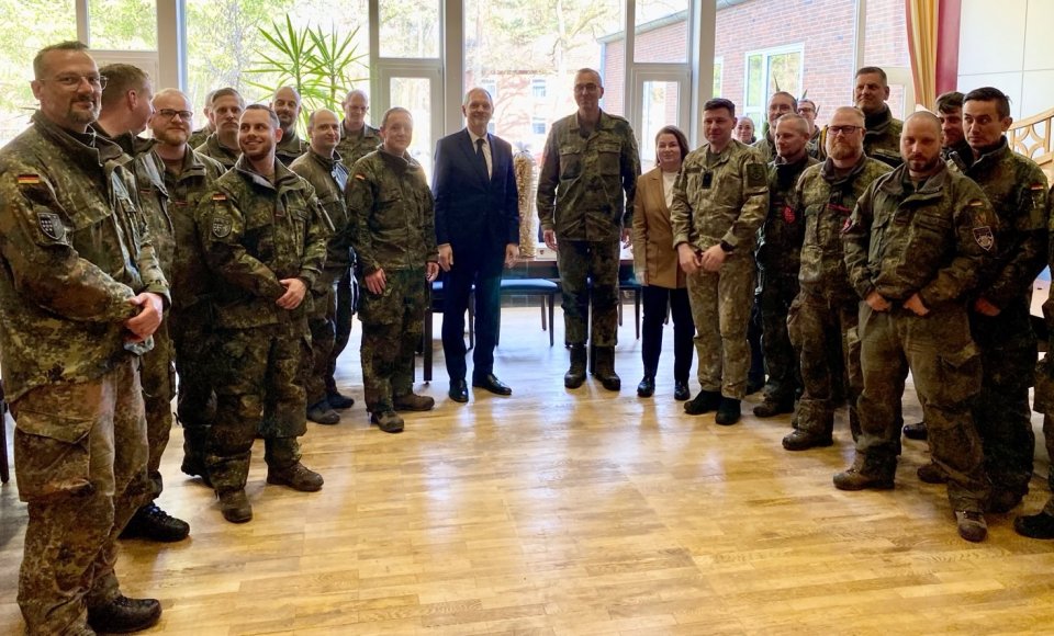 Vokietijoje ambasadorius G. Puodžiūnas tęsia susitikimus su į Lietuvą persikelti besiruošiančiais kariais