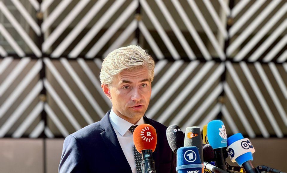 Kęstutis Budrys à Bruxelles : l’Europe doit cesser de tergiverser et synchroniser sa pression sur la Russie avec les États-Unis