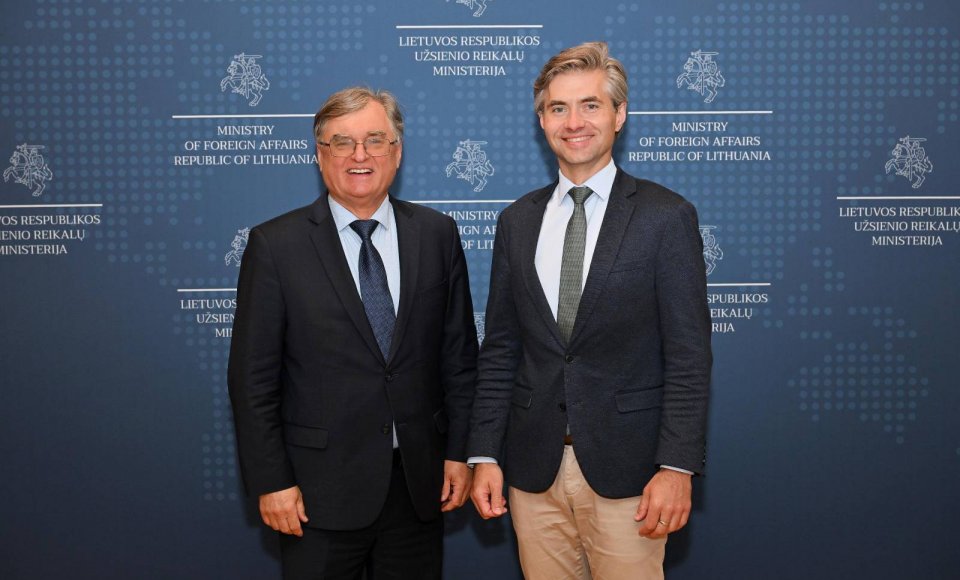 Ministras su Lietuvos mokslo tarybos pirmininku aptarė mokslo diplomatijos svarbą