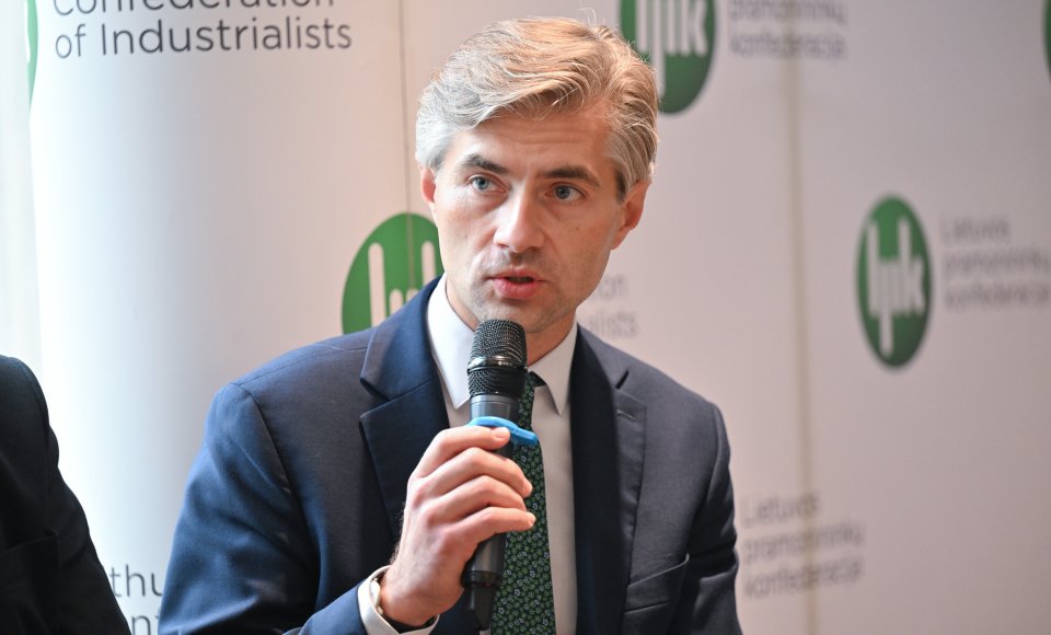 Ministras K. Budrys: stipri gynybos pramonė yra svarbus valstybės saugumo elementas