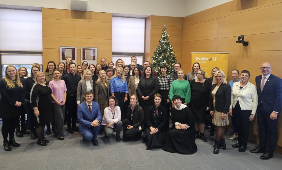 Grįžimo į Lietuvą skatinimas: dėmesys valstybės institucijų bendradarbiavimui 