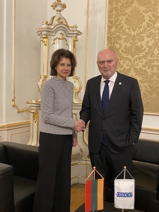 Viceministrė Audra Plepytė su ESBO Generaliniu sekretoriumi Feridunu H. Sinirlioglu