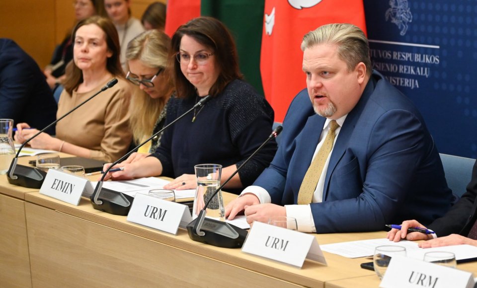 Ekonominės diplomatijos tarybos darbo grupės posėdyje aptartas Lietuvos pasiekiamumas oru