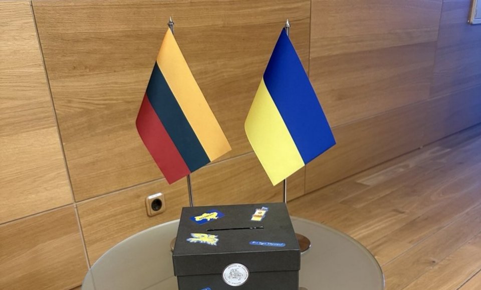 Lietuvos diplomatinė tarnyba siunčia šviesą ir šilumą už mūsų laisvę kovojančiai Ukrainai