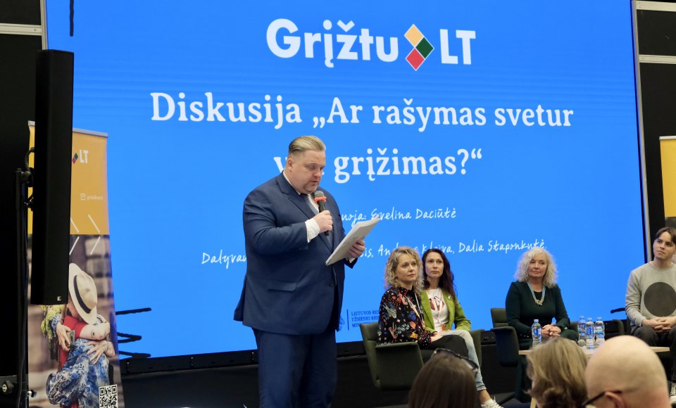 Viceministras T. Valys Vilniaus knygų mugėje: lietuvių kūryba svetur plečia Lietuvos kultūrinę erdvę