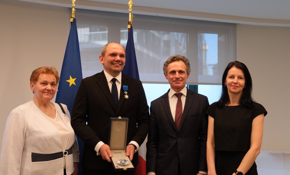 Ambasadoriui N. Aleksiejūnui įteiktas Prancūzijos nacionalinis apdovanojimas už išskirtinį indėlį plėtojant dvišalius santykius