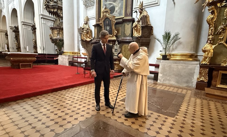 Ministras Kęstutis Budrys Prahoje aplankė kunigaikščio Butauto kapą