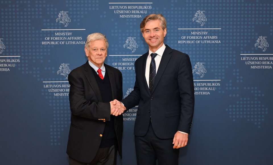 K. Budrys su J. Coale aptarė politinių kalinių Baltarusijoje išlaisvinimo pastangas ir regiono...