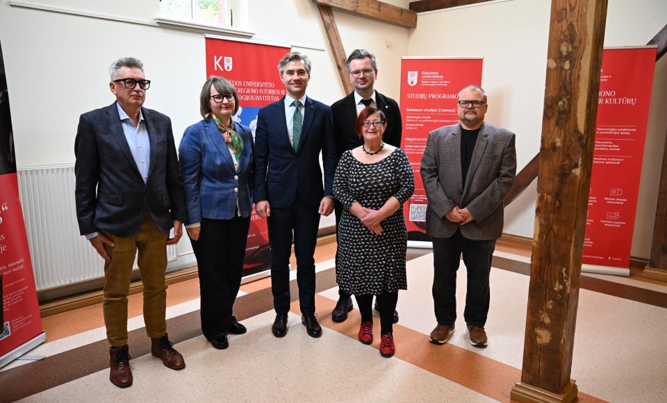 Budrys discusses strengthening research on antisemitism and the Holocaust with Klaipėda...
