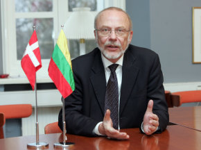 L.Mikaelsenas teigia, kad Danijoje vėjas ir kiti atsinaujinantys energijos šaltiniai gamina apie trečdalį elektros energijos. (Nuotr.: T.Bauras)
