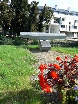 Laikinas akmeninis žymeklis Felikso Vaitkaus skrydžiui per Atlantą atminti. Nuotr.V.Žukauskaitės