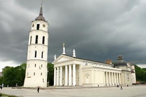Stebuklas: švedų žurnalistą sužavėjo Arkikatedros varpinė. Tomo Raginos nuotr.