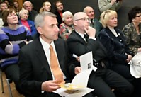 G.Lukoševičiaus nuotr. Iškilmingoje archyvo perdavimo ceremonijoje dalyvavęs ambasadorius V.Ušackas (priekyje) pabrėžė, kad K.Barėną reikėtų laikyti ne tik vienu iškiliausių Didžiosios Britanijos lietuvių šviesuolių, bet ir viso pasaulio lietuvių veikėju.