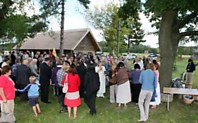 Atidarytas. Nuo vakar Čiūrų k. esantis Zaosės vienkiemis laukia lankytojų. Jame eksponuojami nepriklausomos Lietuvos užsienio reikalų ministrą, diplomatą, vertėją Juozą Urbšį menantys daiktai. T.Kavaliausko nuotr.