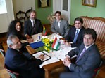 Savivaldybės vadovai ir Vengrijos atstovai aptarė bendradarbiavimo galimybes. Dešinėje - Vengrijos ambasadorius Lietuvoje. G.Maciaus nuotr.