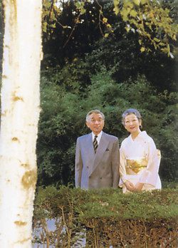 Imperatorius Akihito ir imperatorienė Michiko - atsidavusi vienas kitam pora.