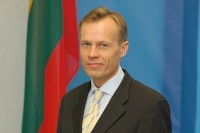Memorandumą dėl bevizių dvišalių santykių Vašingtone vakar pasirašė mūsų šalies ambasadorius A.Brūzga. 