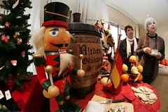 Tradicija: kiekvienais metais landaros mugei ruošiasi daugiau nei 30 ambasadų. G.Bartuškos nuotr.